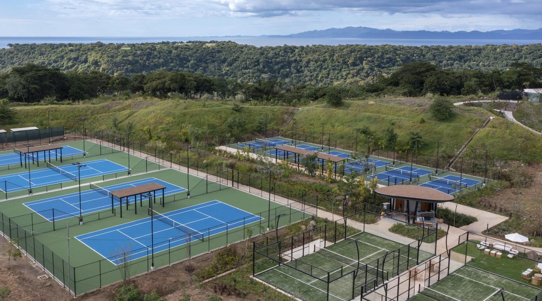 Tennis, pickleball and padel courts at Papagayo Park